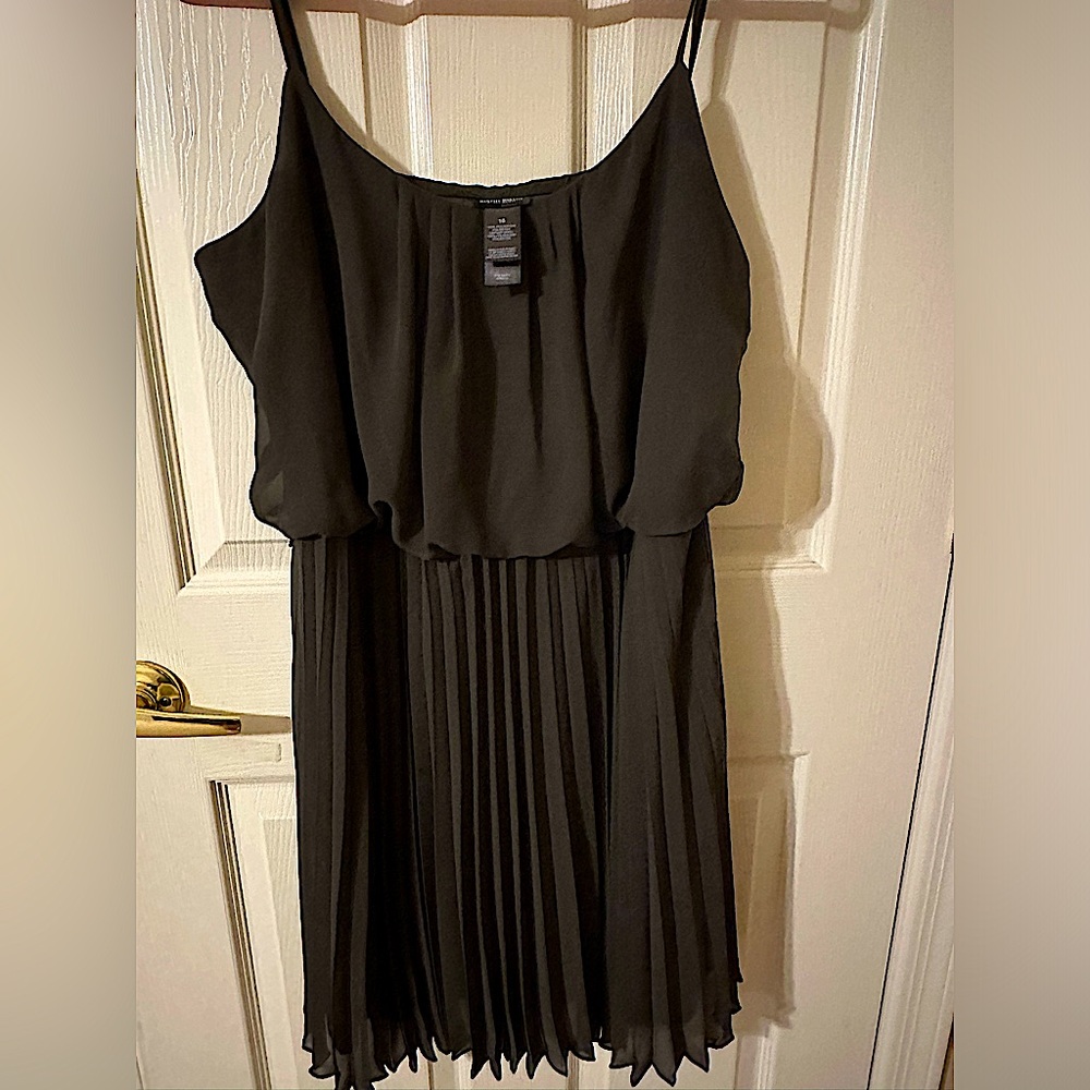Bisou bisou by Michele bohbot size 16 green olive pleated
